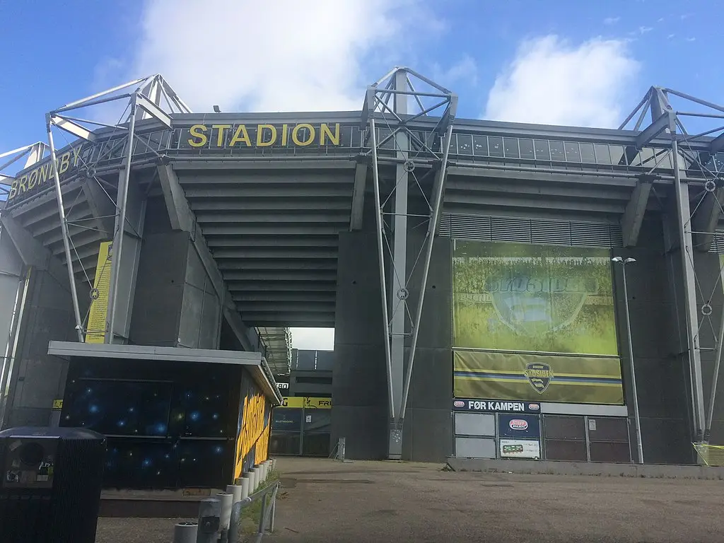 Indgangen til Sydsiden på Brøndby Stadion set udefra. Foto: Tøndemageren
