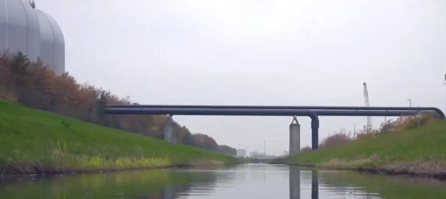 Fjernvarme på Vestegnen stammer fra VEKS og går via transmissionsledninger ud til Hvidovre Fjernvarme