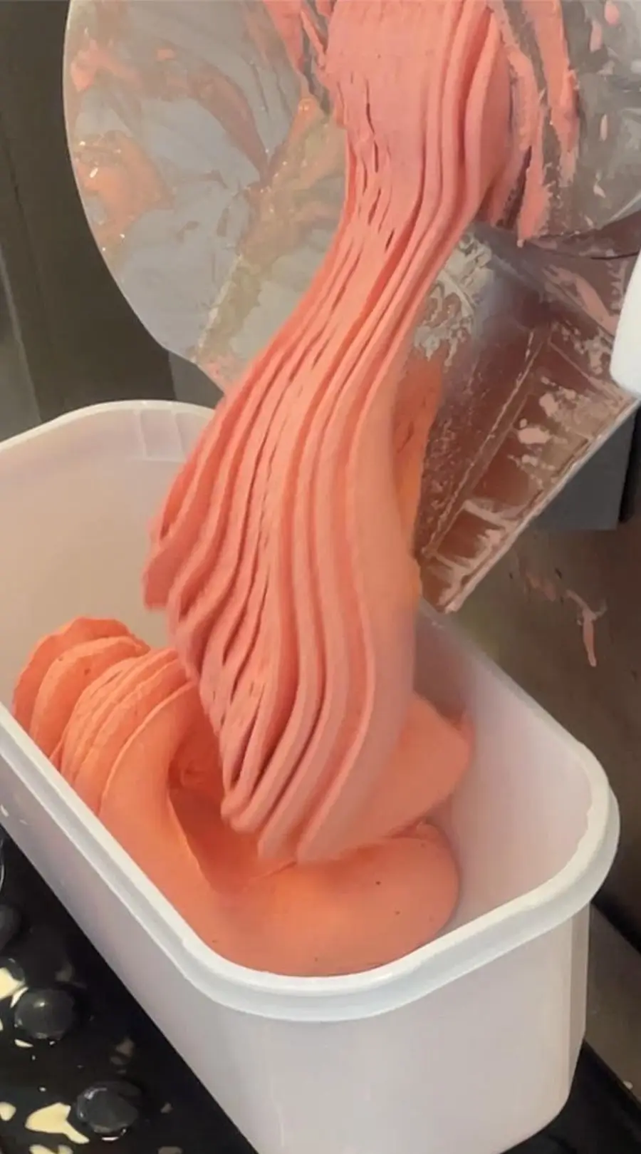 Kastbergs Gourmet-is, jordbærsorbet med jordbær fra Samsø