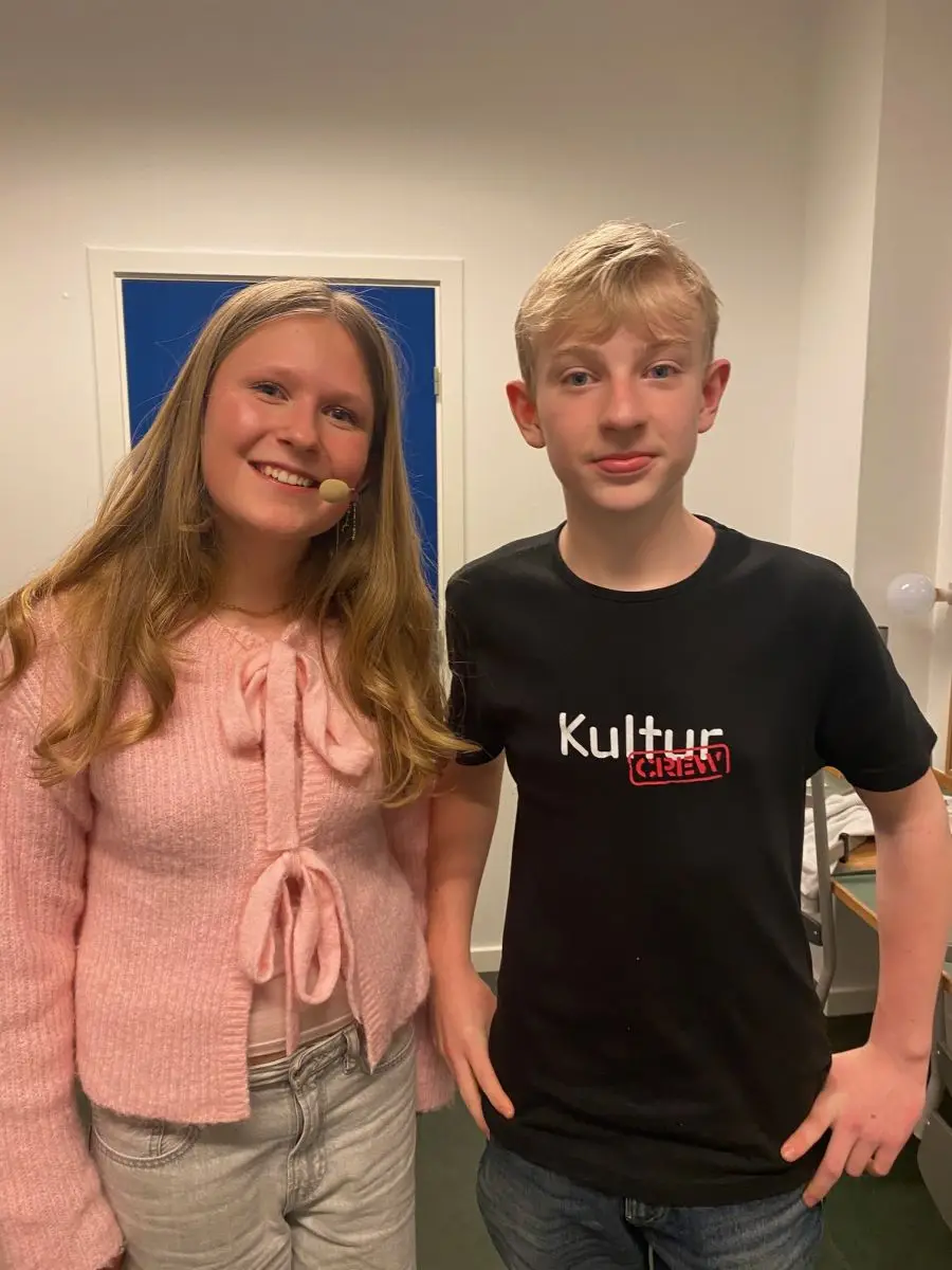 To elever fra Risbjergskolen fra showet MOD Scenen