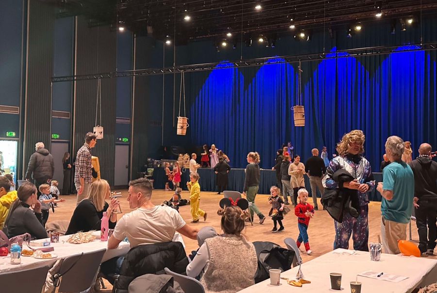 Fastelavn i Kometen ved Risbjerggaards Villaby