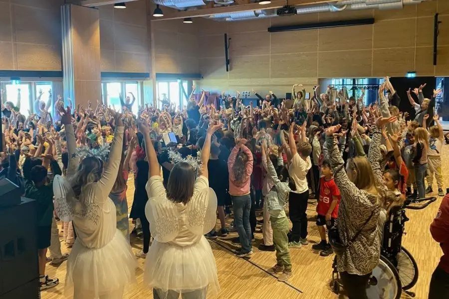 Børn sang kort i Kulturhus Risbjerggaard