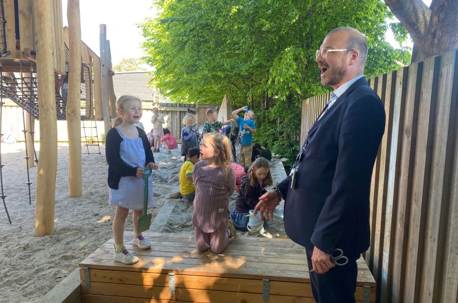 Gungehusskolen indvier ny legeplads, glade børn