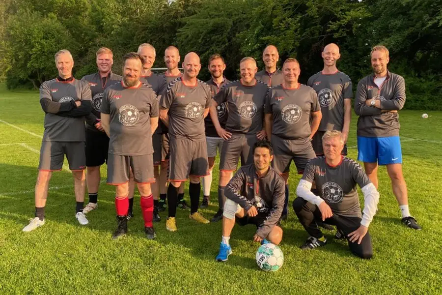 Fædreholdet spiller fodbold i Vigerslevparken og består af lutter fædre