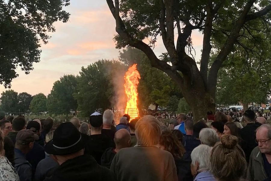 Sankt Hans ved Rebæk Sø i Hvidovre Kommune