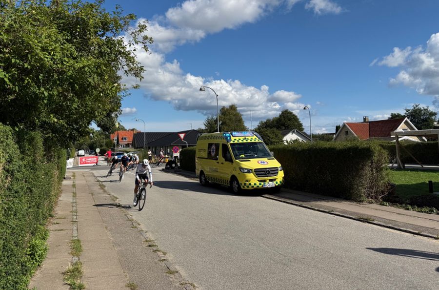 Cykelløb med ambulance i Hvidovre