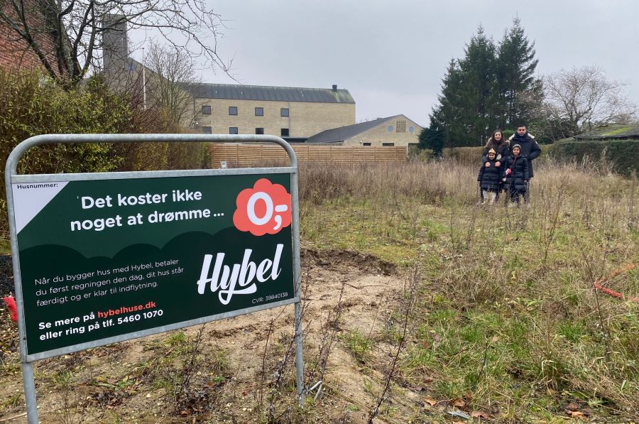 Familie på byggegrund på Lellinge Allé i Hvidovre