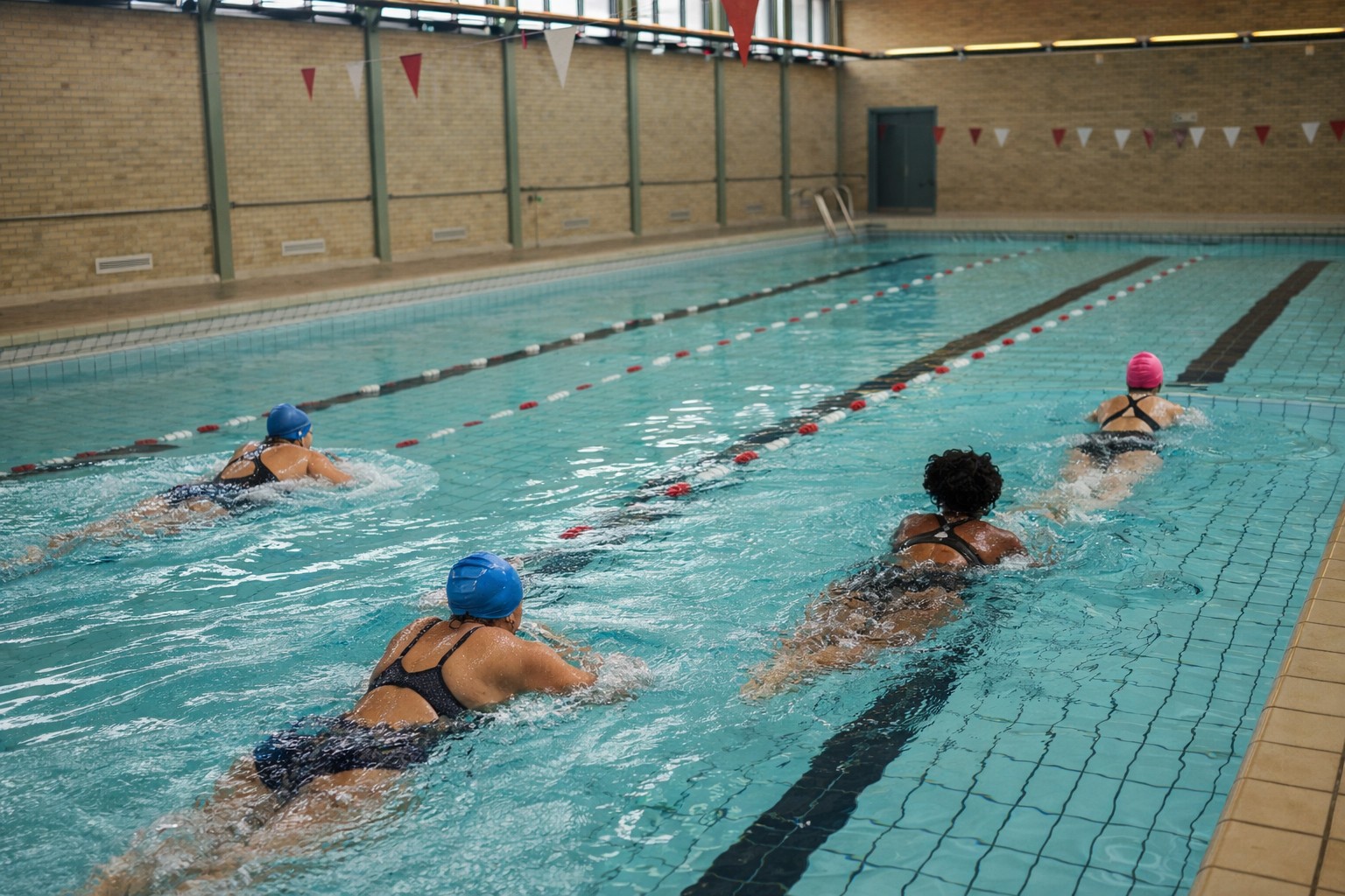 Kvindesvømning i Hvidovre, lavet med ChatGPT