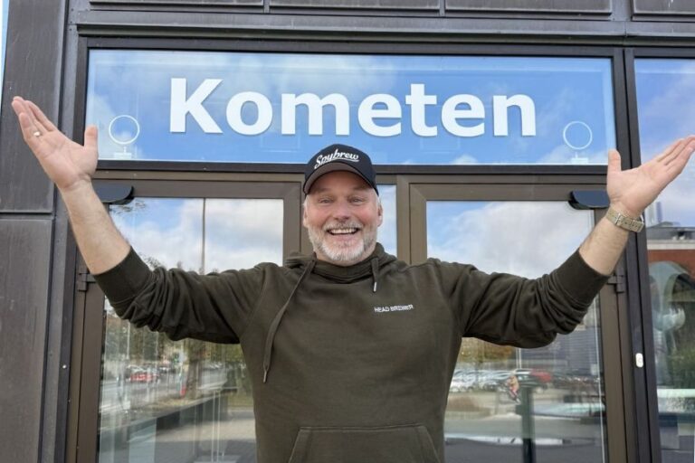 Jens Lynge Larsen fra Spybrew foran Kometen i Hvidovre